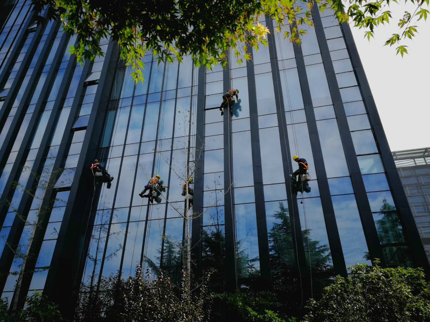 商场外墙清洗工程