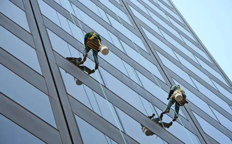 遇到大风天气还能进行外墙清洗吗？—北京外墙清洗公司