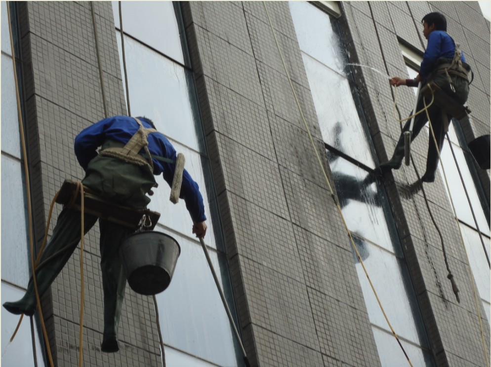 外墙清洗公司能否处理顽固污渍？—北京新卓高外墙清洗